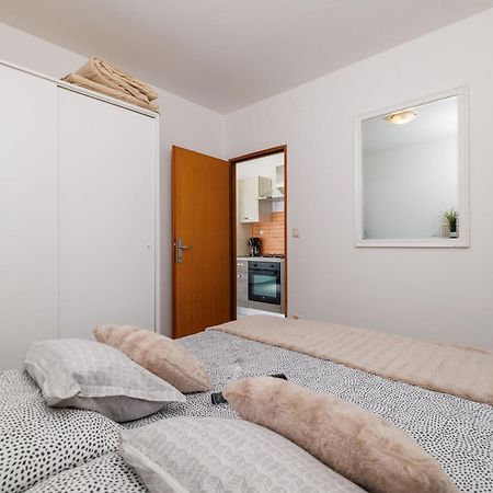 Apartments Luna Crikvenica Luaran gambar