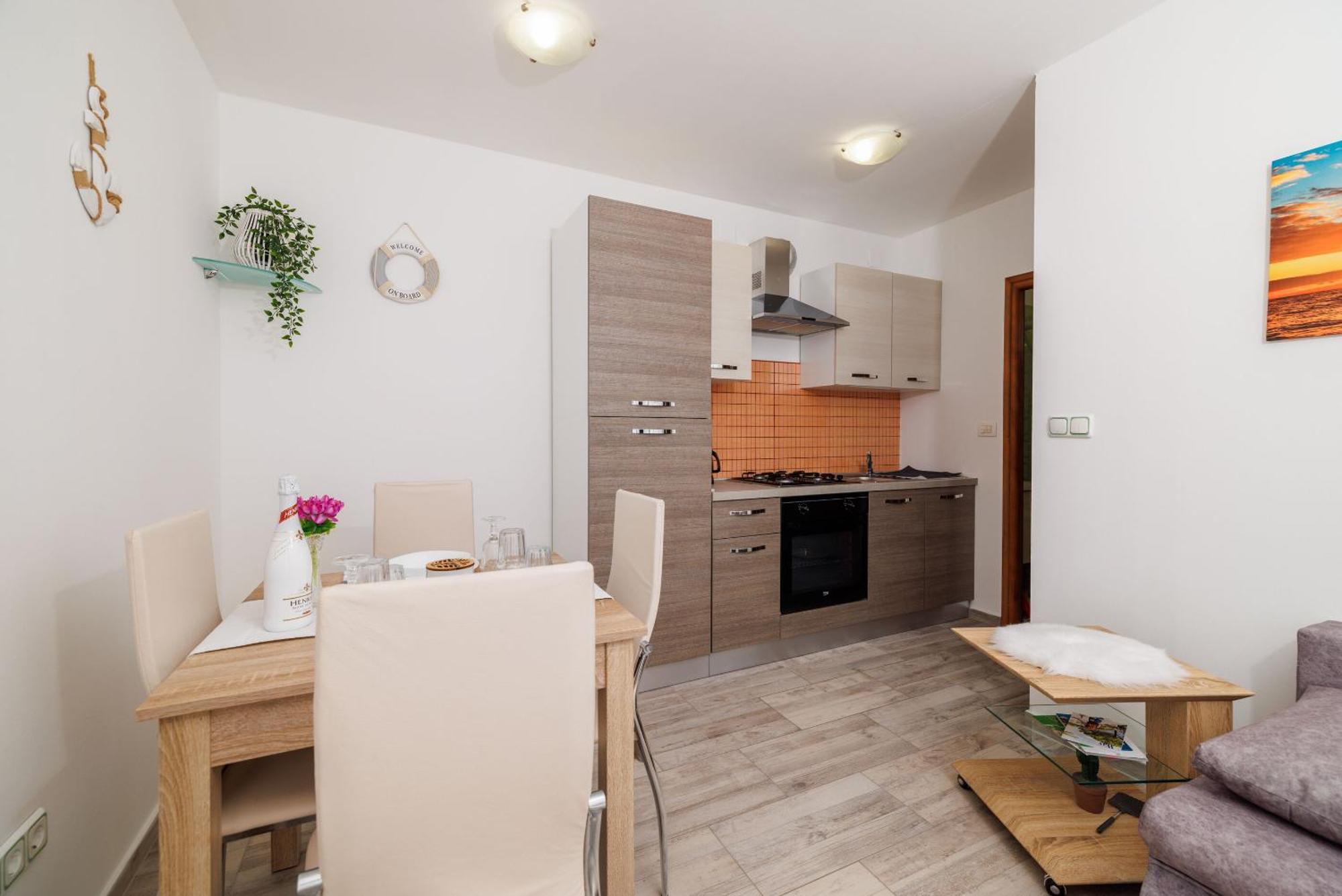 Apartments Luna Crikvenica Luaran gambar